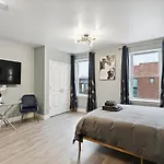 Stay At Luna On N 10Th St